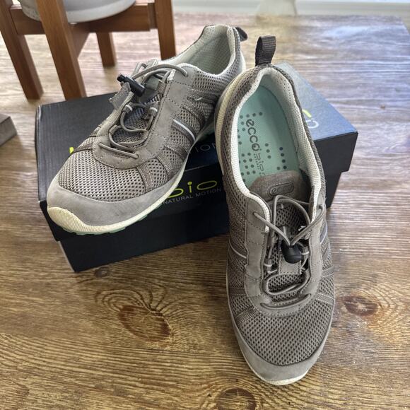 ECCO BIOM LITE SPEEDLACE NATURAL MOTION Women`s Size 7-7.5 Grey Olive Green Shoe - Picture 1 of 10
